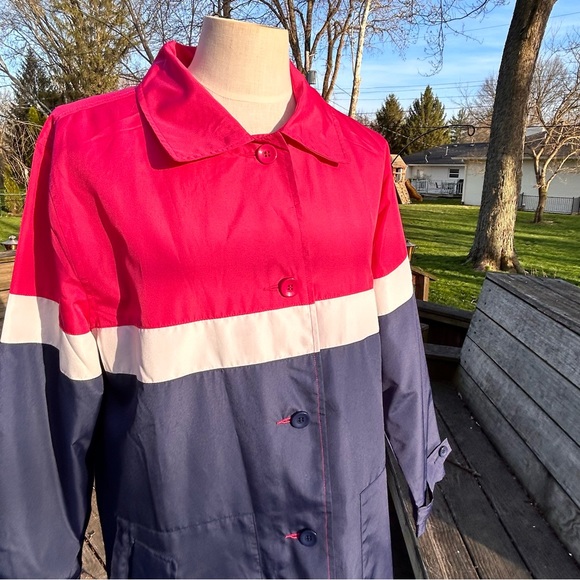 Koret Red White & Blue Color-Block 7-Pocket
Travel Rain/Wind Jacket Sz. M - Picture 14 of 16